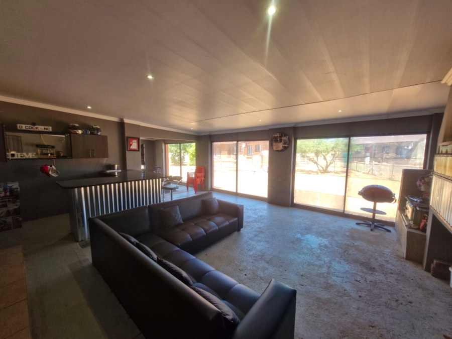To Let 4 Bedroom Property for Rent in Kathu Northern Cape